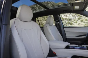 Asientos delanteros de cuero claro del Volkswagen Atlas 2027