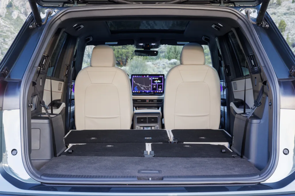 Maletero del Volkswagen Atlas 2027 con la tercera fila abatida